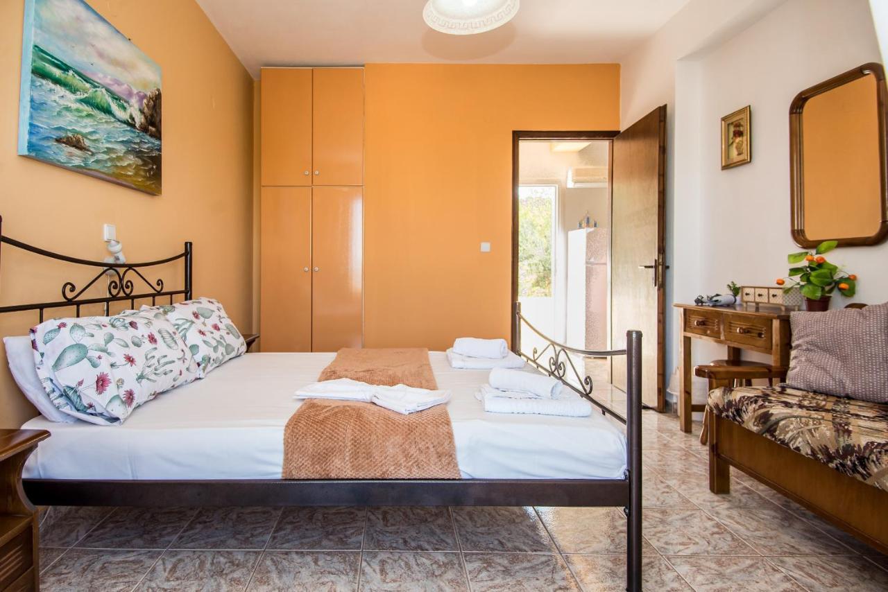 Aristotelis Apartments Razata Bagian luar foto