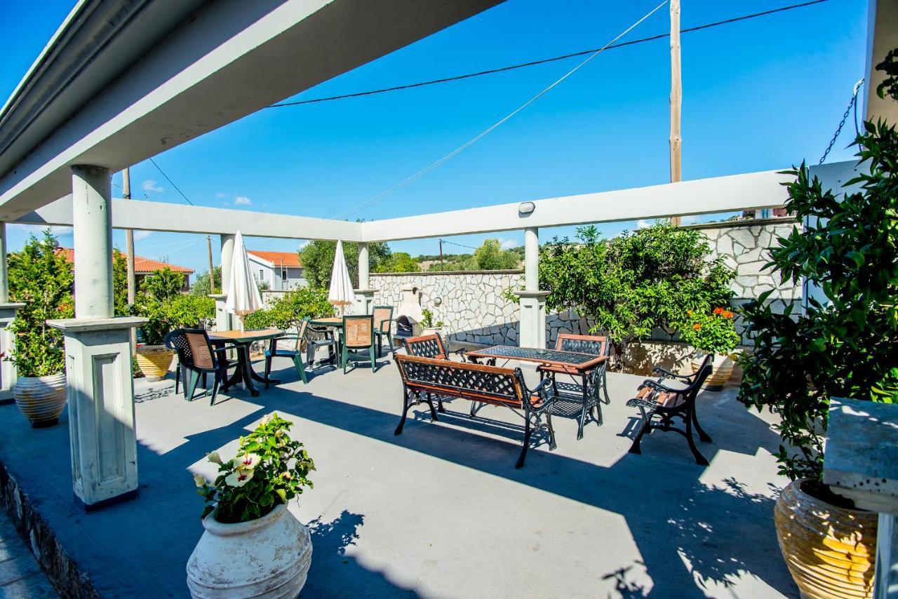 Aristotelis Apartments Razata Bagian luar foto
