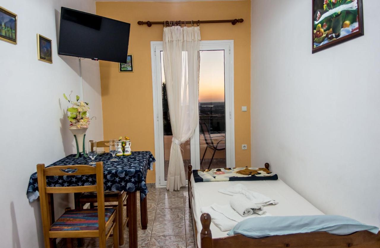 Aristotelis Apartments Razata Bagian luar foto