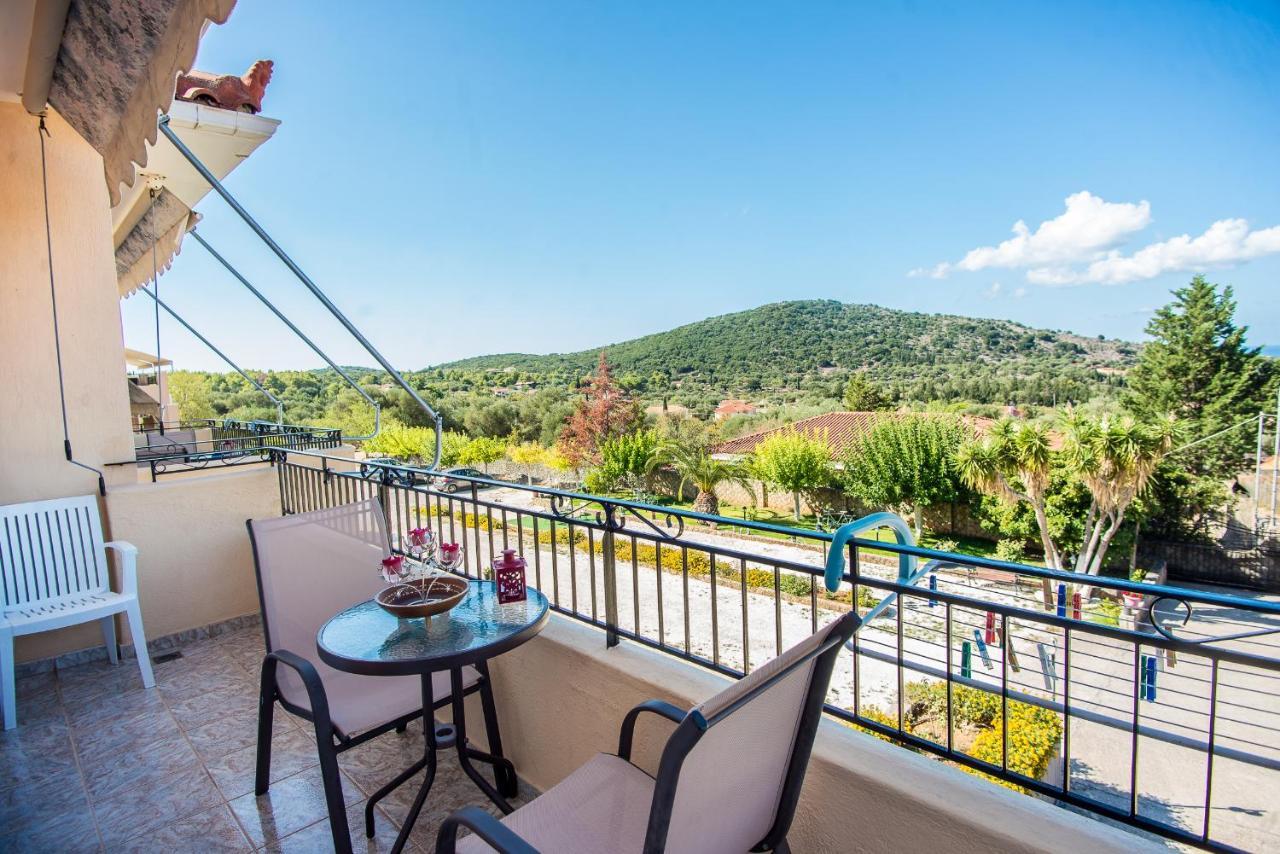 Aristotelis Apartments Razata Bagian luar foto