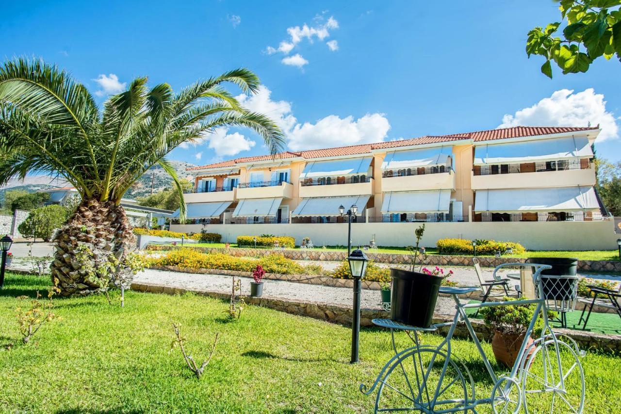 Aristotelis Apartments Razata Bagian luar foto