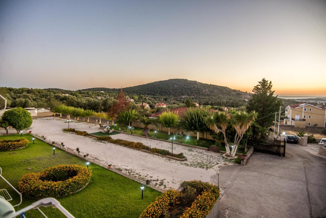 Aristotelis Apartments Razata Bagian luar foto