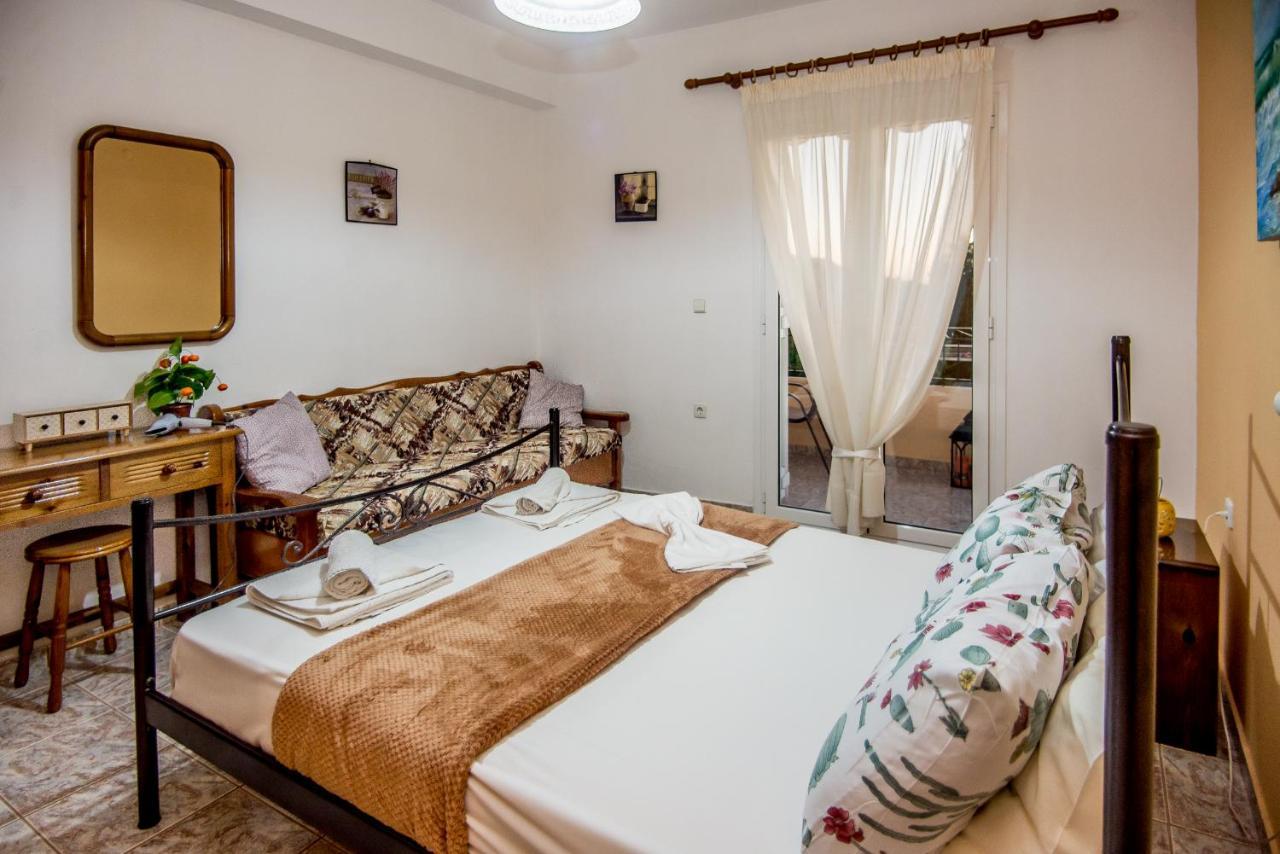 Aristotelis Apartments Razata Bagian luar foto
