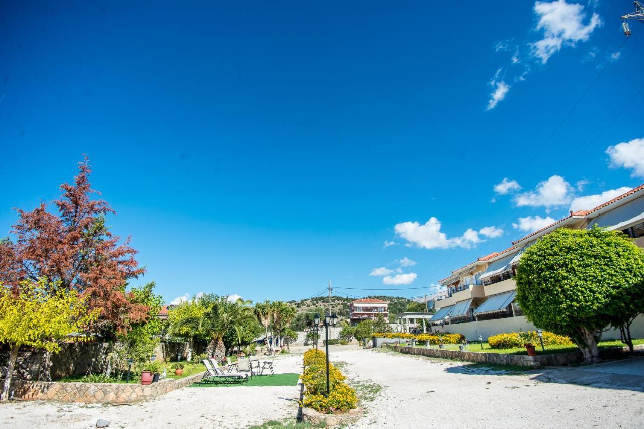 Aristotelis Apartments Razata Bagian luar foto