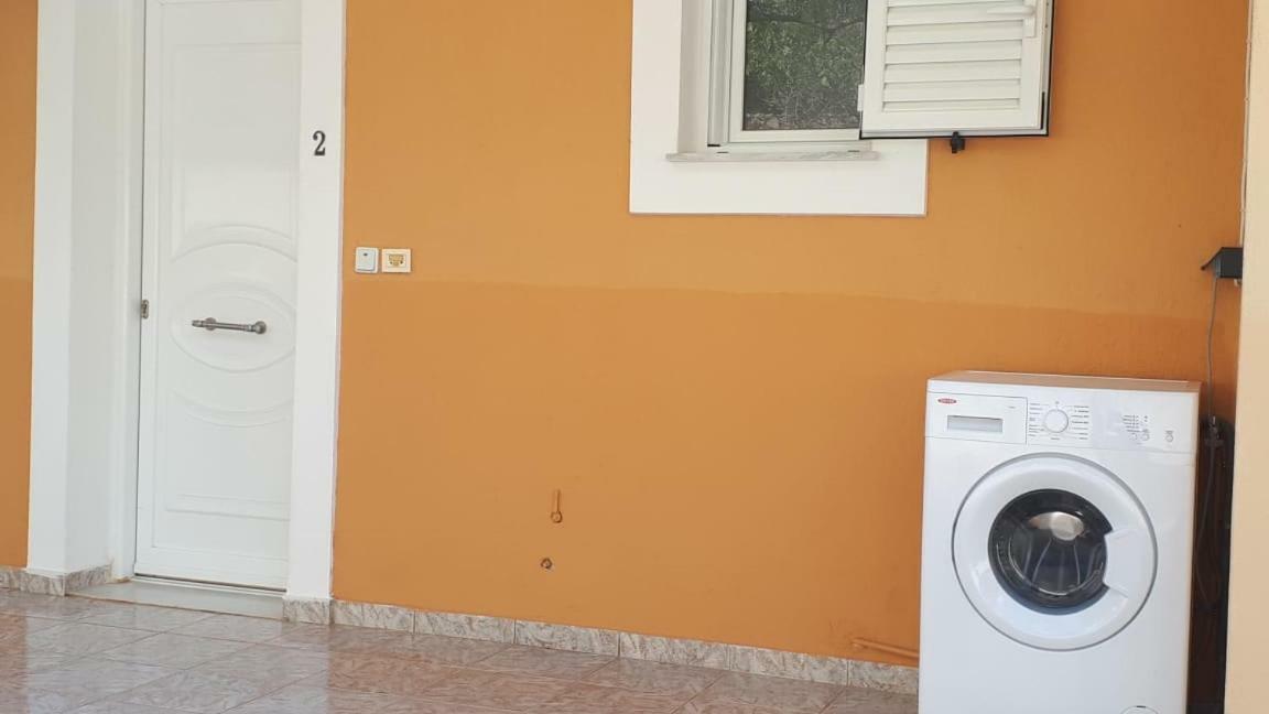 Aristotelis Apartments Razata Bagian luar foto